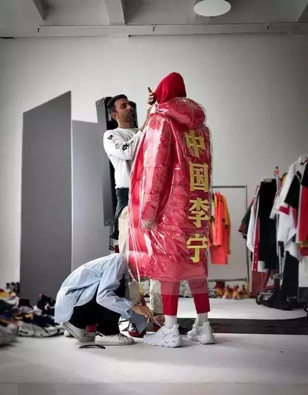 买了一双回力的鞋,买了一双二百多的鞋被骂