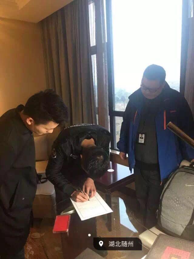 小心微信机票代理！杭州工作的李姓美女就被坑惨了，被骗好多钱！