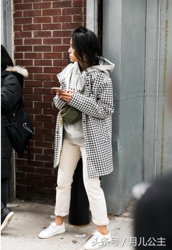 小白鞋变黄怎么清洗最快方法,生活小技巧小白鞋变黄怎么洗干净