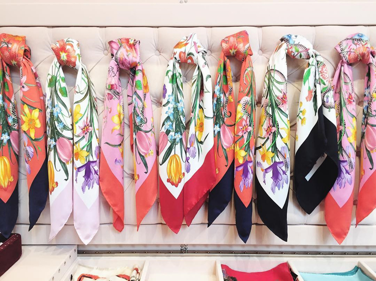 长条形丝巾十种系法春天,长丝巾春天的各种系法