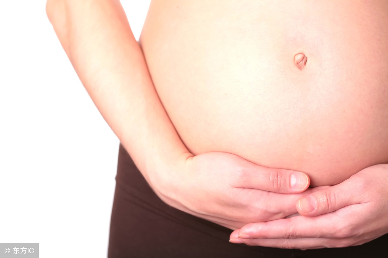 孕晚期孕妇羊水少如何补救,孕晚期羊水少喝椰汁可以补回来吗