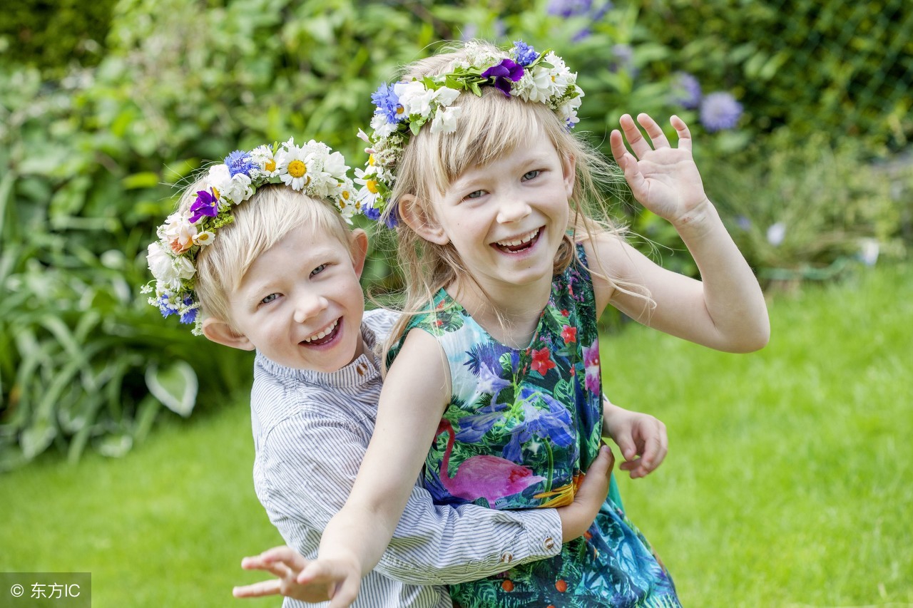 7岁的小明上课总爱和伙伴打闹,家长却怀疑是不是患了多动症?