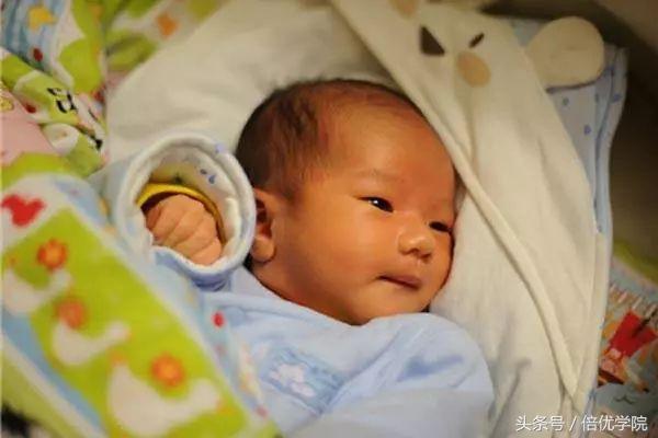 婴儿黄疸最简单的解决方法,宝宝有什么偏方治疗黄疸