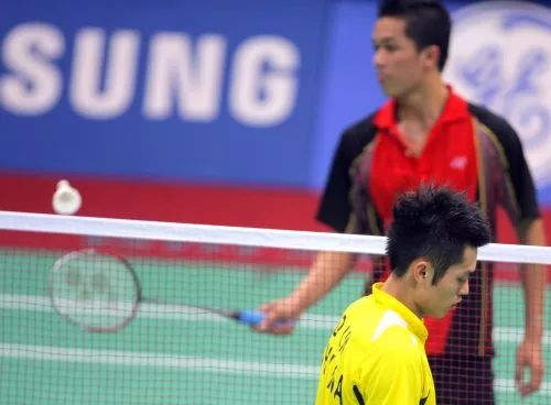 石宇奇战胜林丹完整视频,羽毛球丹麦赛石宇奇夺第五冠