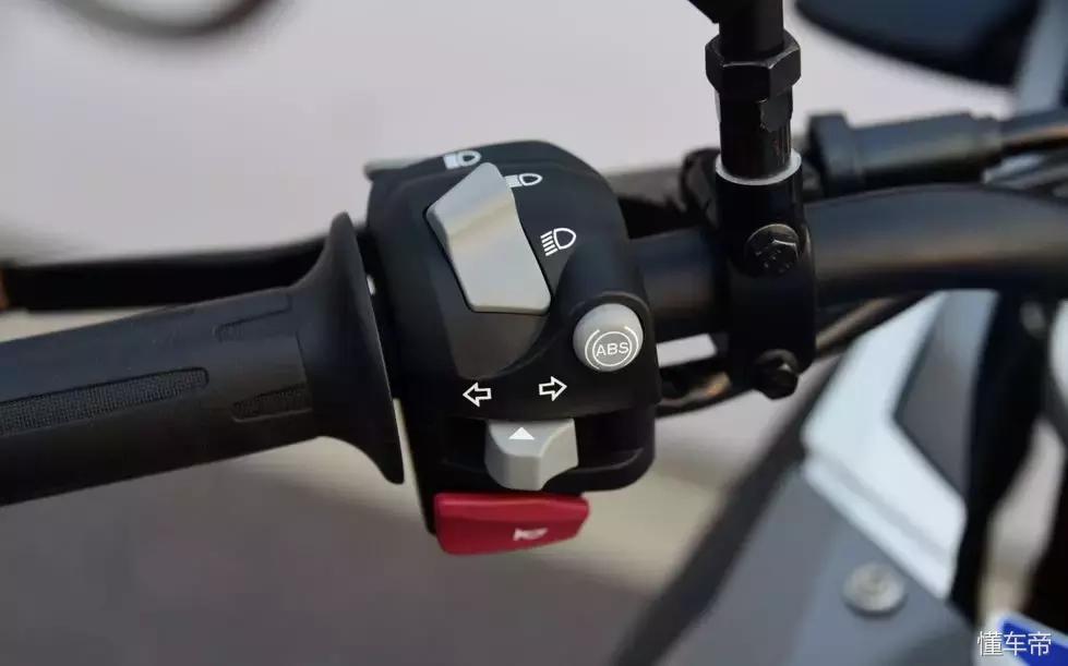 宝马小水鸟310gs试驾视频,宝马小水鸟2024款