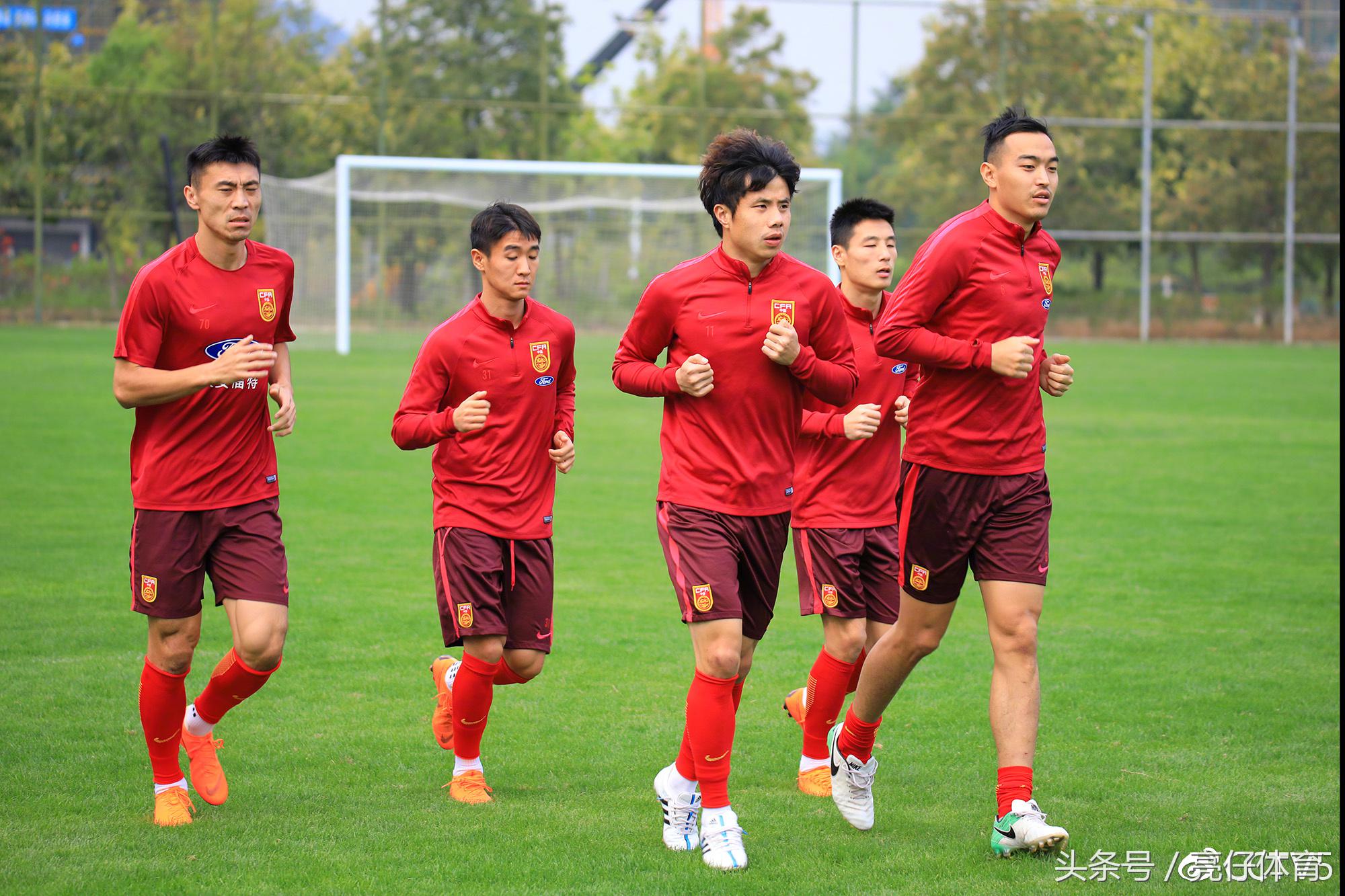 卡瓦尼苏亚雷斯超远距离破门,苏亚雷斯教国足处理球