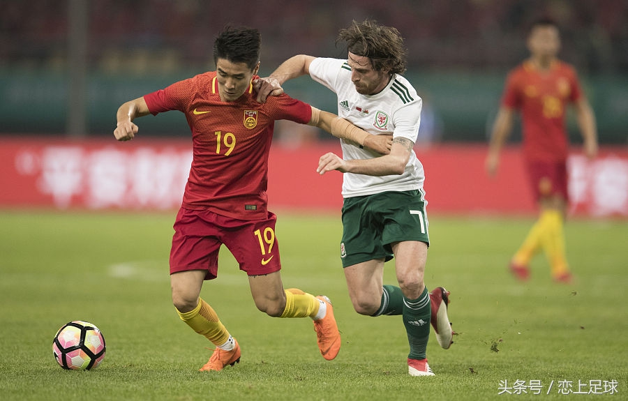 外国网友评价国足输给县足球队,国足惨败威尔士各大媒体