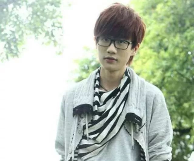 许嵩的歌非主流吗,和许嵩同一时代的非主流歌手