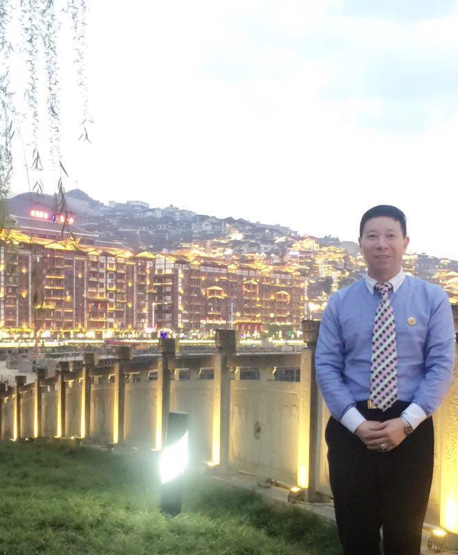 刘瀚锴先生在贵州进行文化艺术交流和参观学习