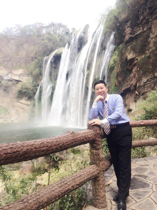 刘瀚锴先生在贵州进行文化艺术交流和参观学习