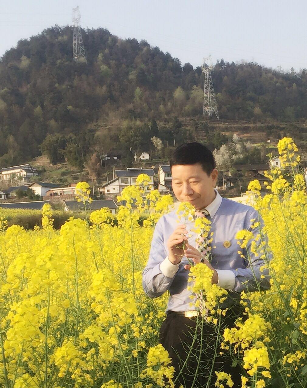 刘瀚锴先生在贵州进行文化艺术交流和参观学习