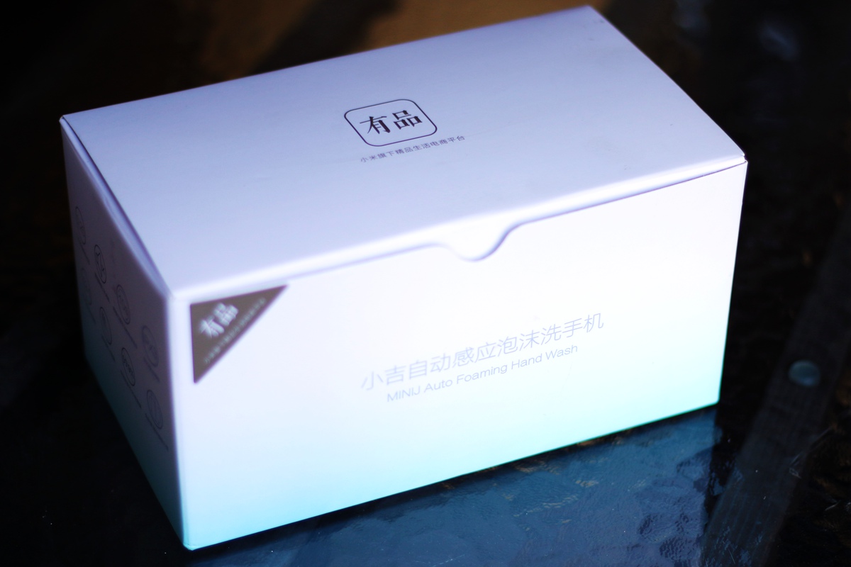 身体下面有白色泡沫流出什么原因,手碰水就起白色小泡泡