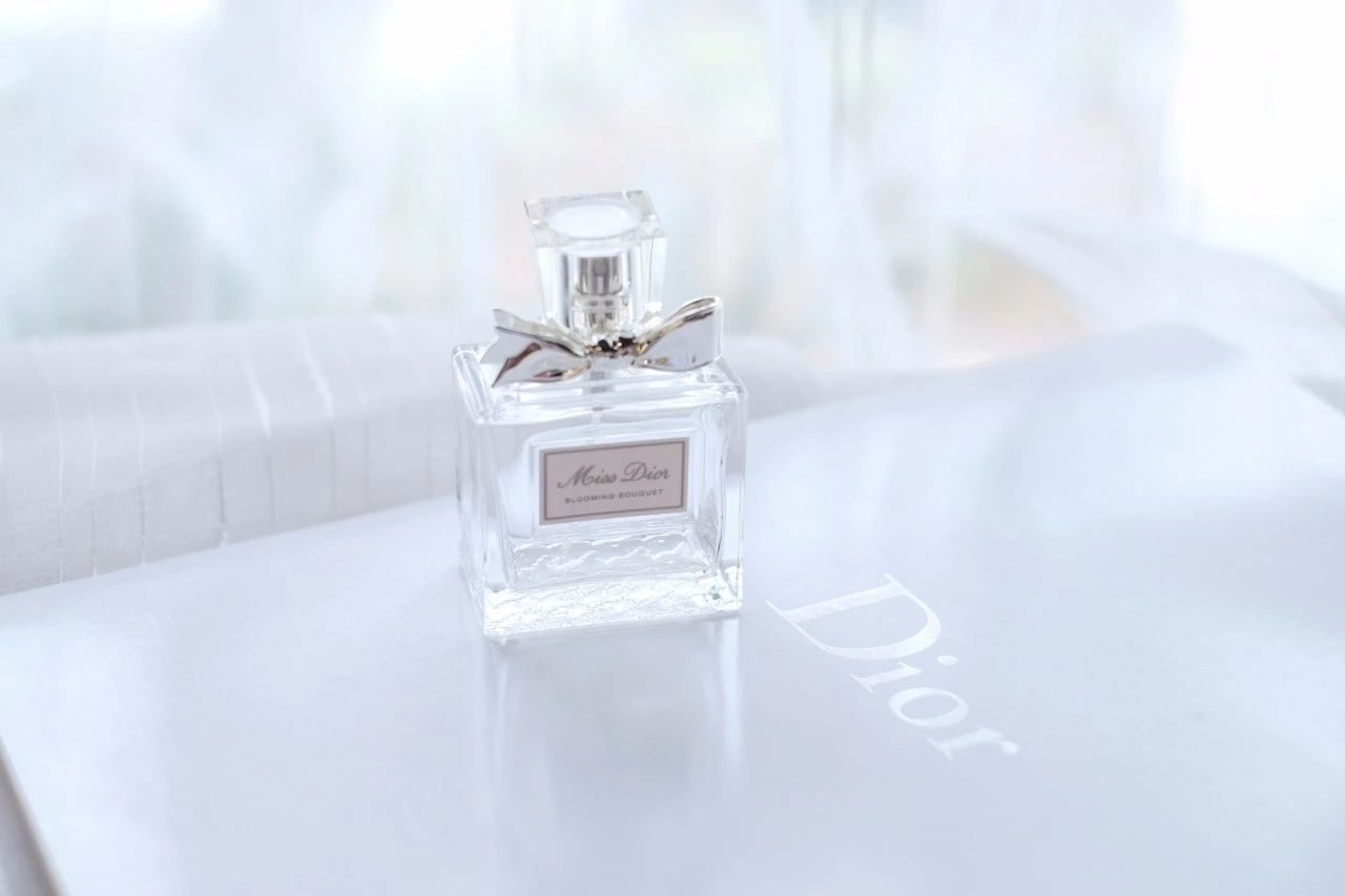 适合女生入手的第1款大牌香水,2024春夏香水推荐