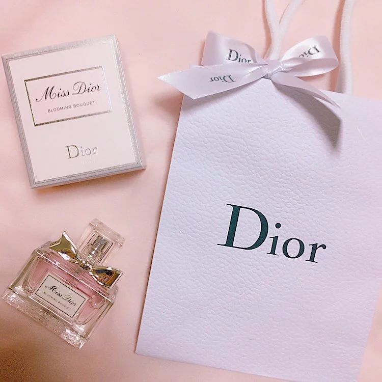 适合女生入手的第1款大牌香水,2024春夏香水推荐