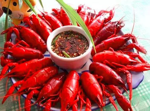 小龙虾清洗是用小苏打还是食用碱,餐饮店是如何大批量清洗小龙虾