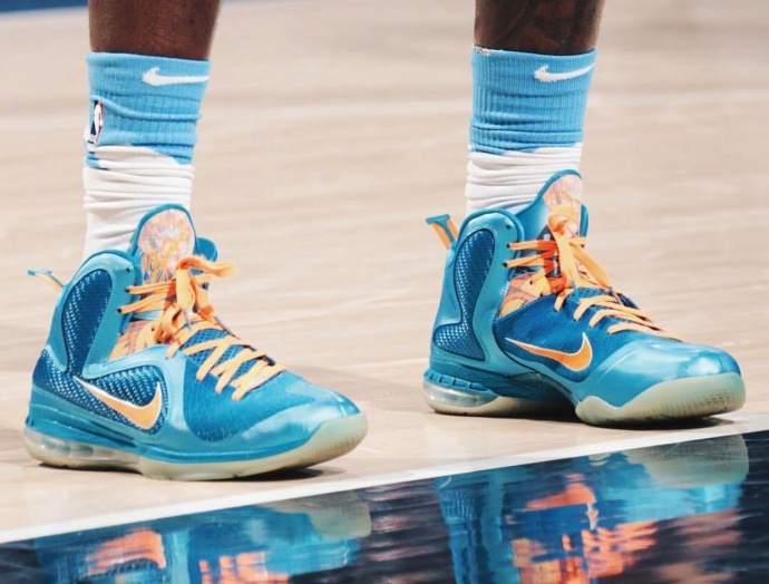 3月24日球鞋精选库里首次上脚五代低帮版球鞋登场