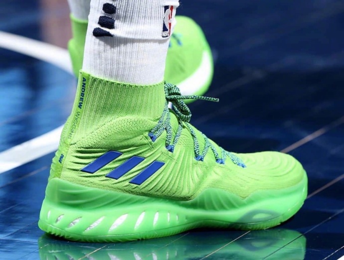 3月24日球鞋精选库里首次上脚五代低帮版球鞋登场