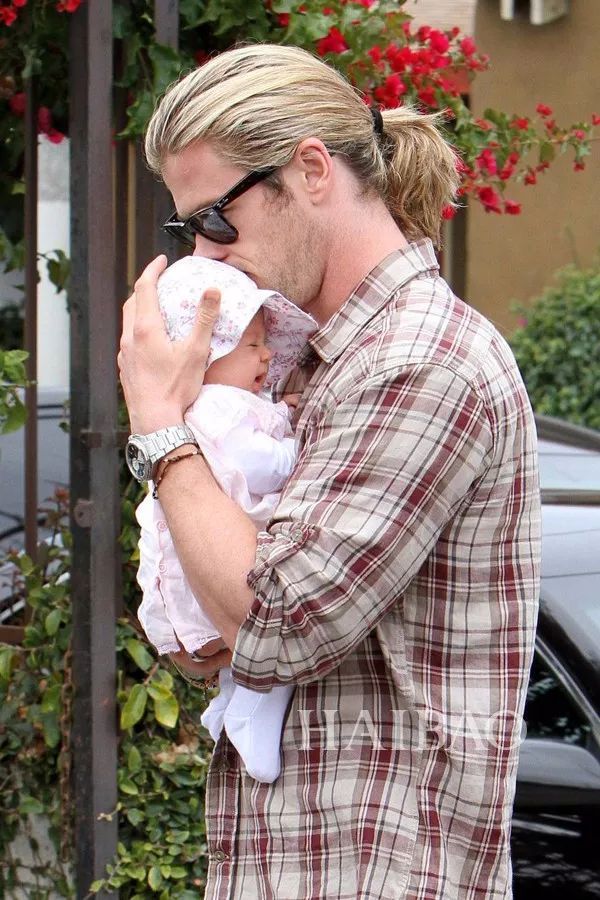 发现一枚比杜江更宠妻,比小贝会带娃的男神!颜值高更顾家的男神