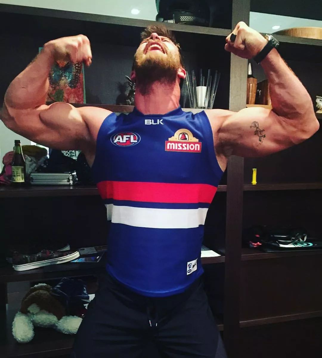 发现一枚比杜江更宠妻,比小贝会带娃的男神!颜值高更顾家的男神