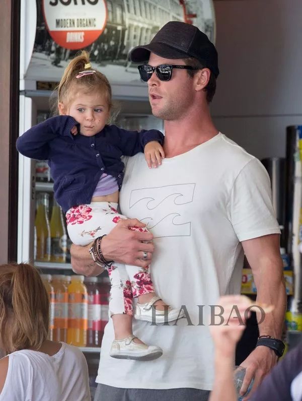 发现一枚比杜江更宠妻,比小贝会带娃的男神!颜值高更顾家的男神