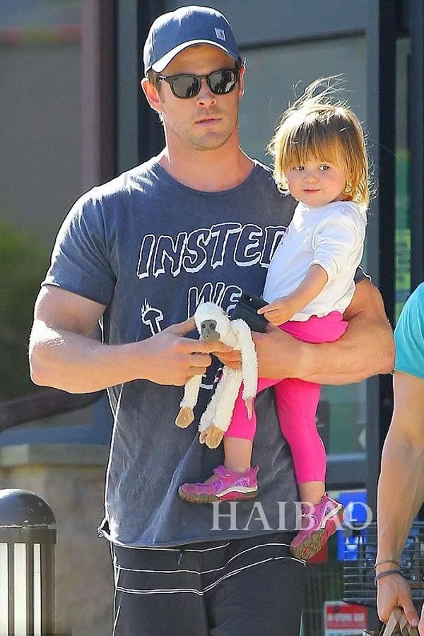 发现一枚比杜江更宠妻,比小贝会带娃的男神!颜值高更顾家的男神