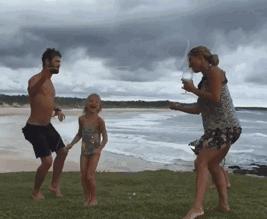 发现一枚比杜江更宠妻,比小贝会带娃的男神!颜值高更顾家的男神