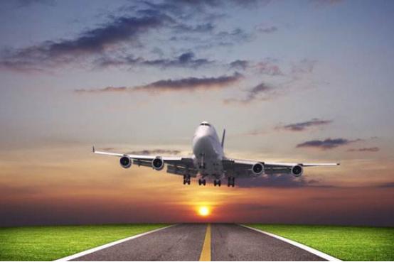 国内航班飞机上能使用手机吗,现在乘坐飞机可以使用手机吗