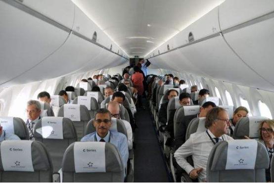 国内航班飞机上能使用手机吗,现在乘坐飞机可以使用手机吗