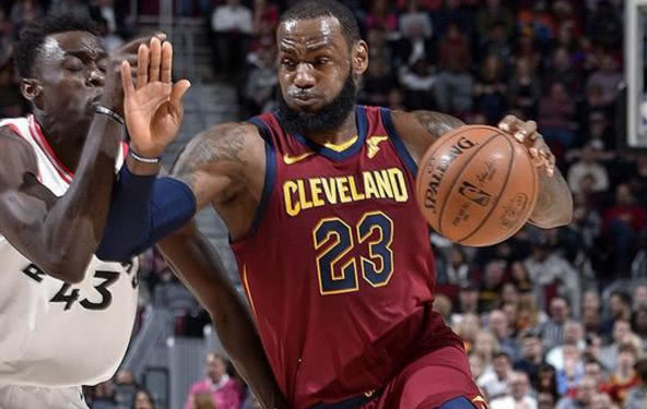 詹姆斯的传球视野有多恐怖,詹姆斯大个子球员实力