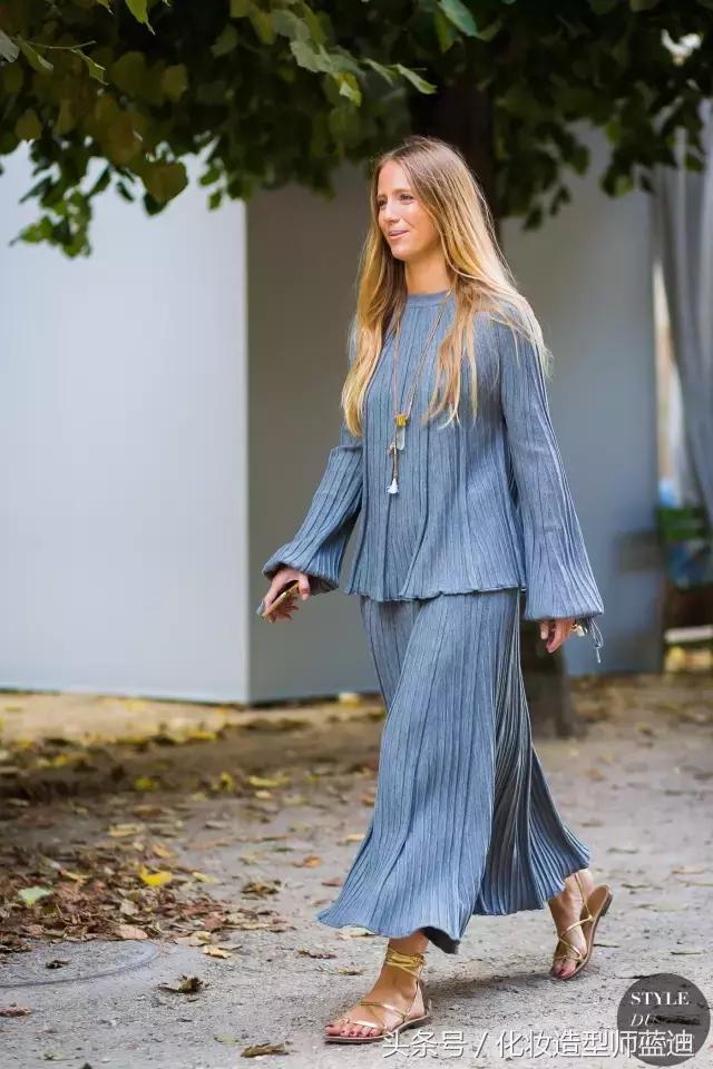 梨形身材穿百褶裙和伞裙哪个显瘦,百褶裙胖mm显瘦遮肉中长款