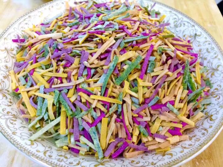 坐月子都是自己一个人带小孩,不靠父母自己带娃