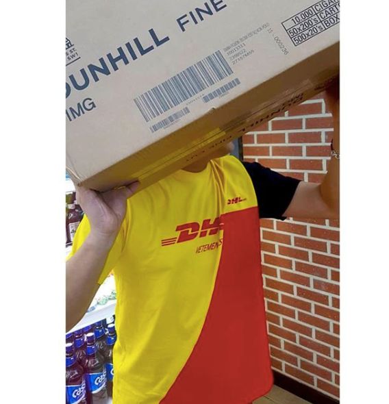 被黄牛吵上天的潮鞋,在国外真的能原价拿到么?