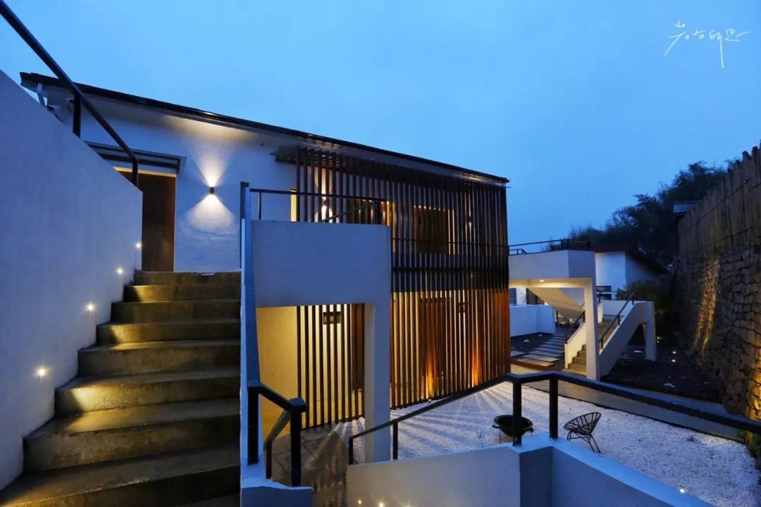 住进莫干山下的“鱼缸”，