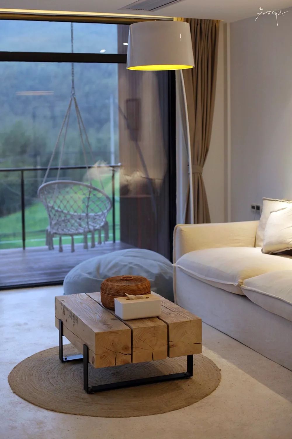 住进莫干山下的“鱼缸”，