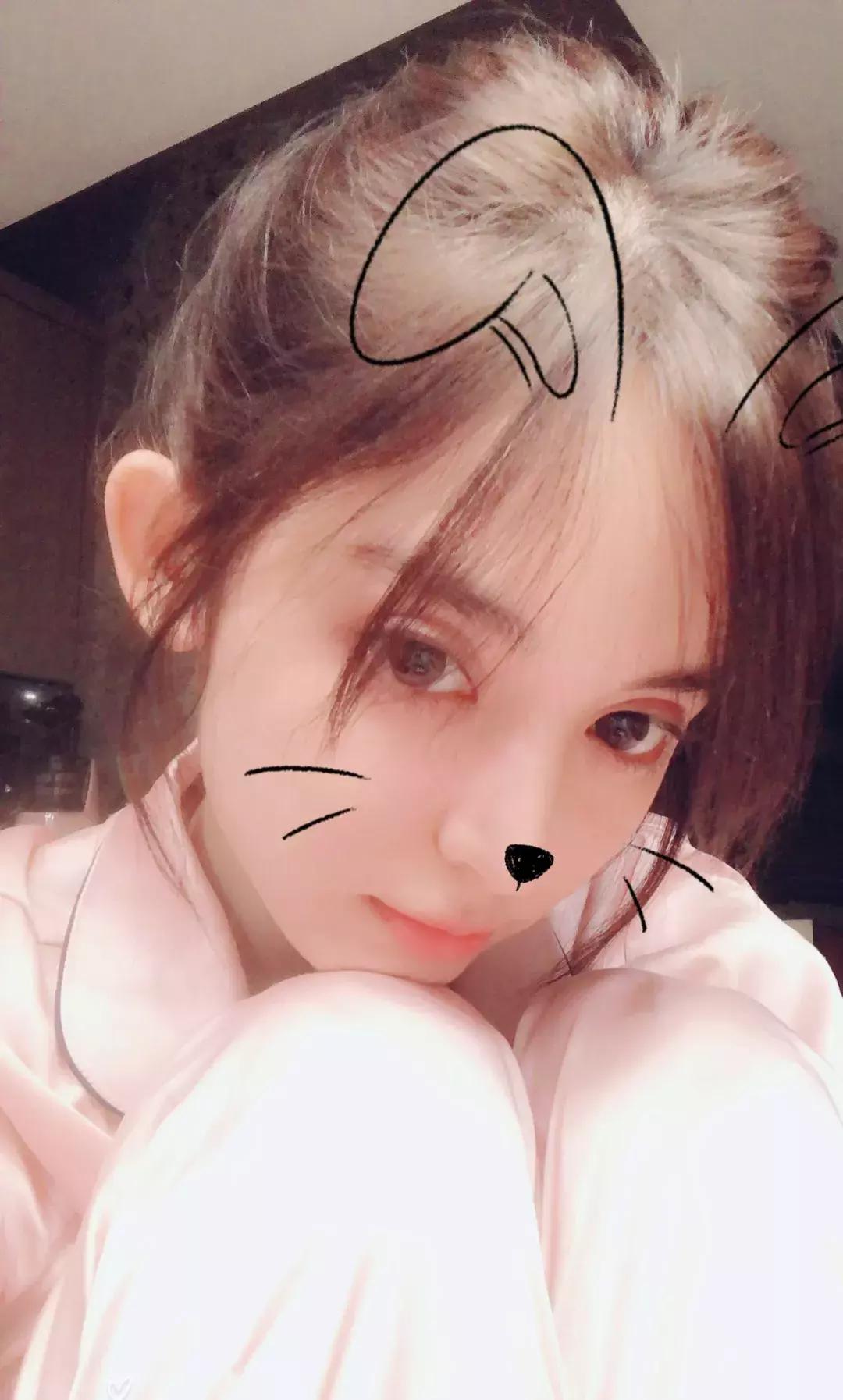 忘了切小号？娜扎自评“素颜真好看”，为啥秀智和允儿的能获好评