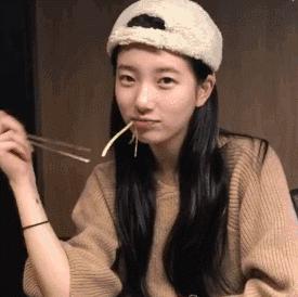 忘了切小号？娜扎自评“素颜真好看”，为啥秀智和允儿的能获好评