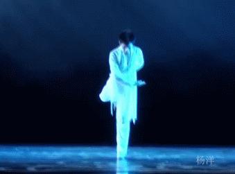 杨洋这些年经历了什么,杨洋被称为什么之神