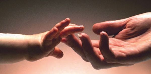 出门在外突然回家父母的反应,回家突然感觉父母老了