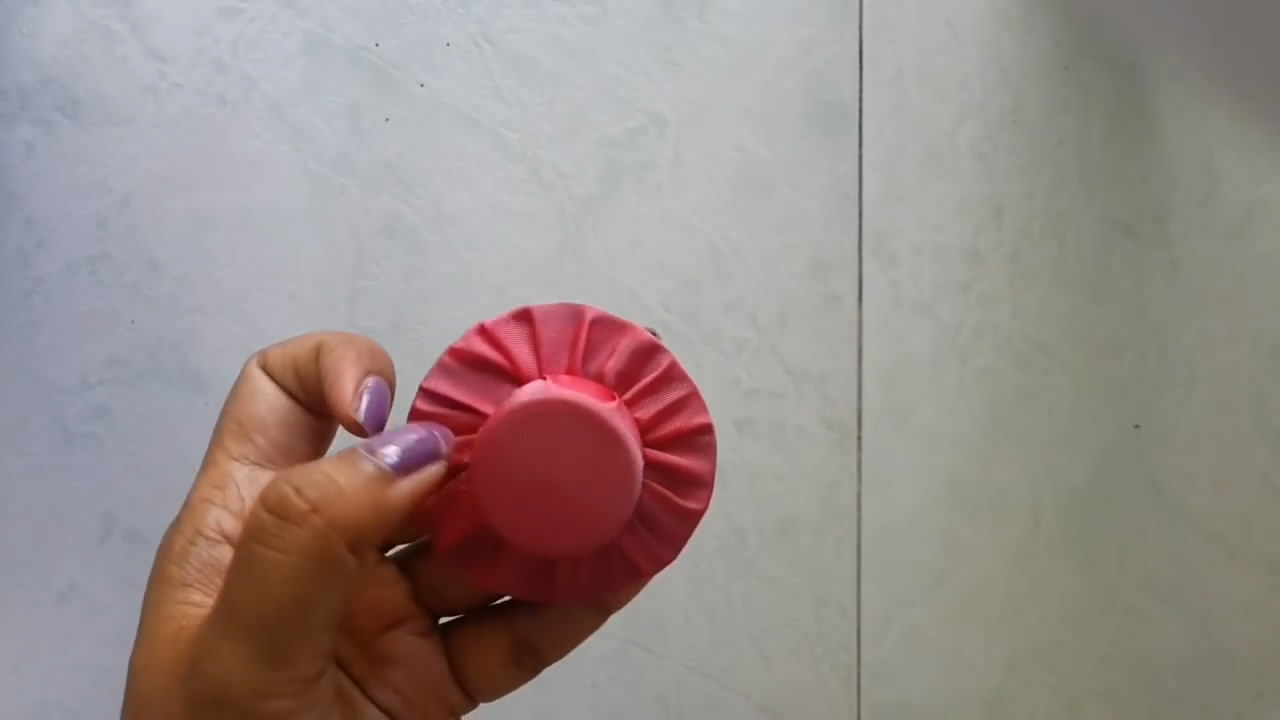 怎么用瓶盖做小帽子,用瓶盖做帽子头饰