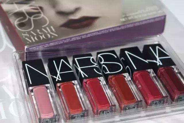 购买4支高档口红,100块钱买4支口红谁说的