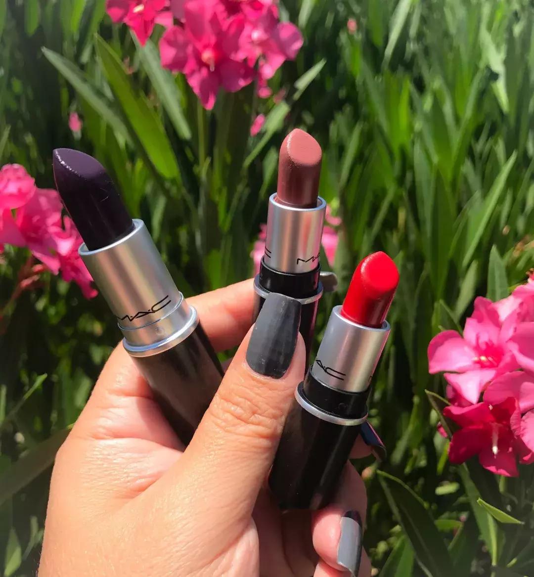 购买4支高档口红,100块钱买4支口红谁说的