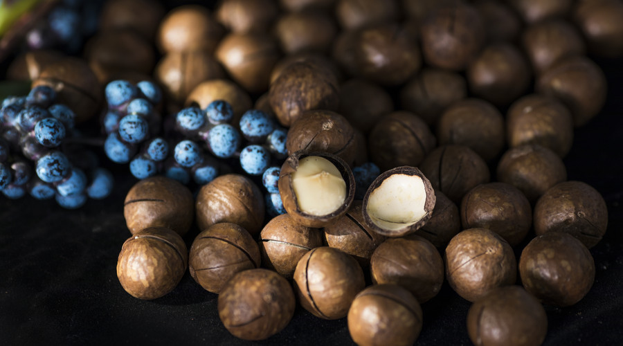 哪些人不适合吃夏威夷果,夏威夷果吃生的好还是熟的好