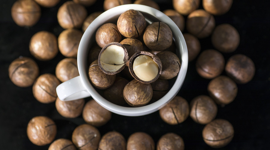 哪些人不适合吃夏威夷果,夏威夷果吃生的好还是熟的好