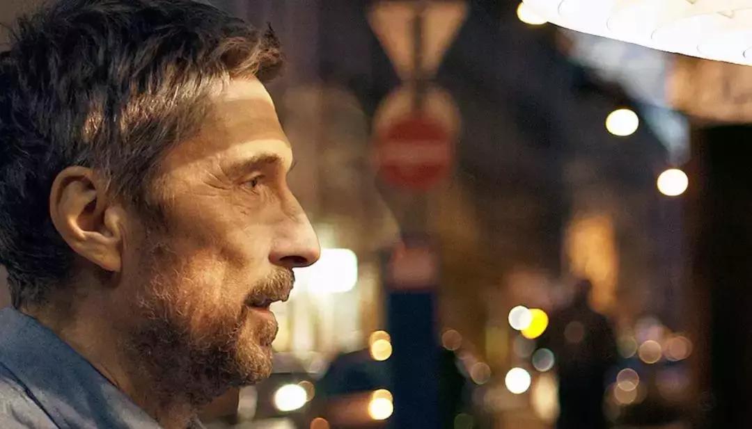 这部电影残酷到让人不忍看第二遍,一部非常血腥的电影