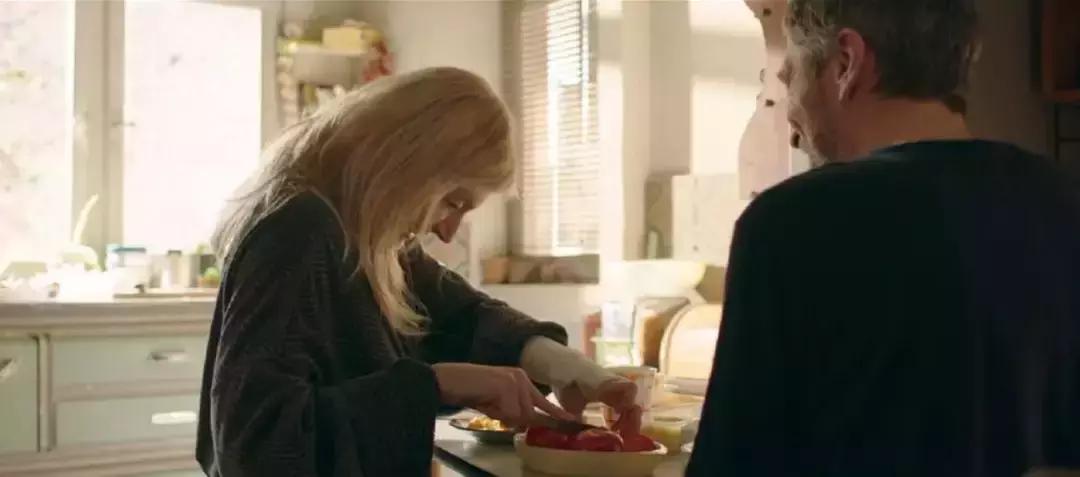 这部电影残酷到让人不忍看第二遍,一部非常血腥的电影