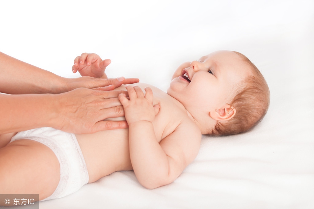 积食发烧的症状和退烧的推拿方法,宝宝积食要怎么办才能最快最有效