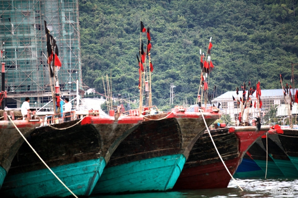 三亚东岛豪华游艇一日游,三亚东岛海鲜
