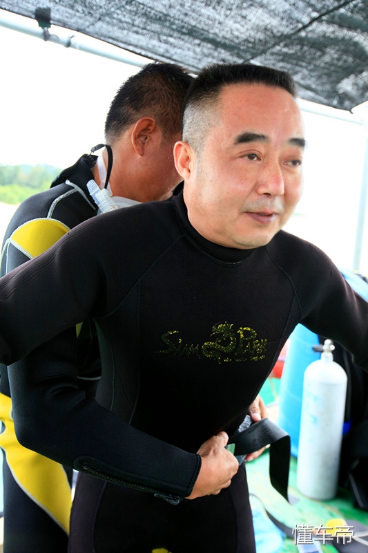 三亚东岛豪华游艇一日游,三亚东岛海鲜