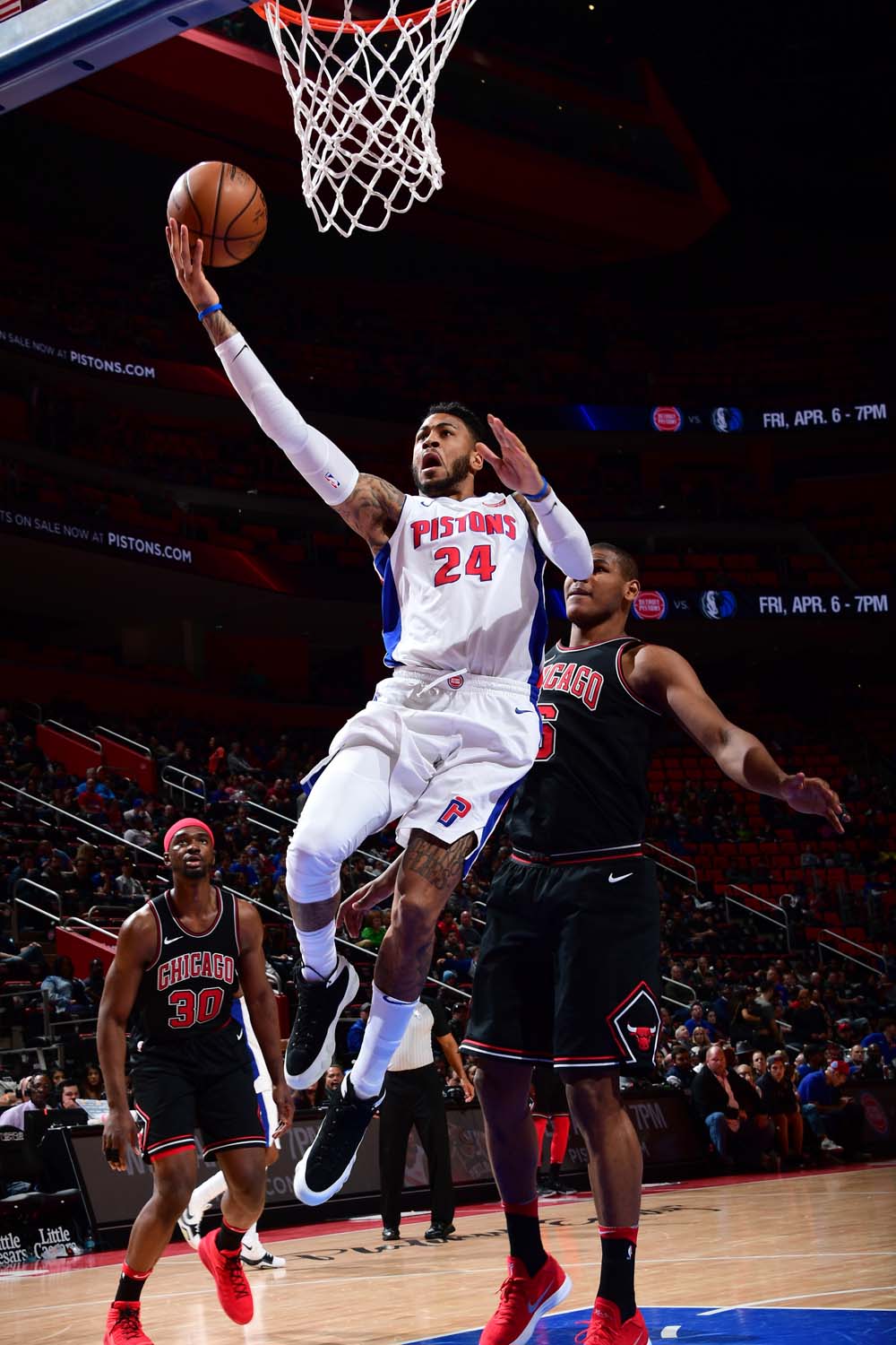 太阳总……有喜欢穿风骚球鞋的球员，走了一个塔克，冒出俩控卫…