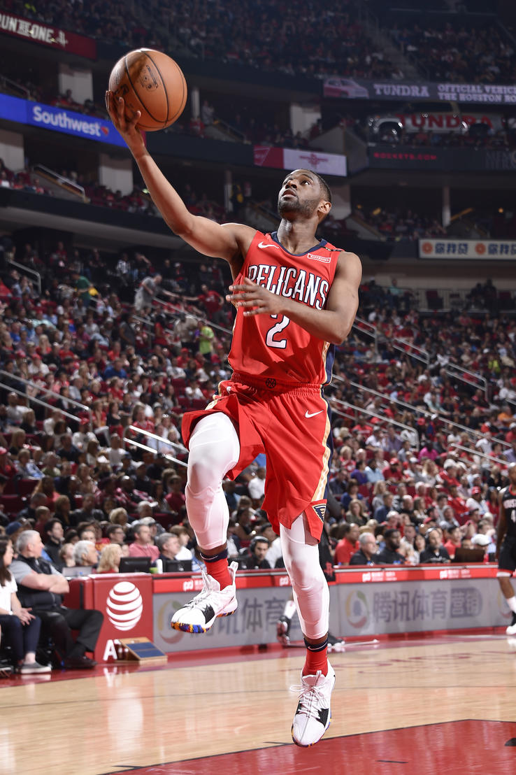 太阳总……有喜欢穿风骚球鞋的球员，走了一个塔克，冒出俩控卫…